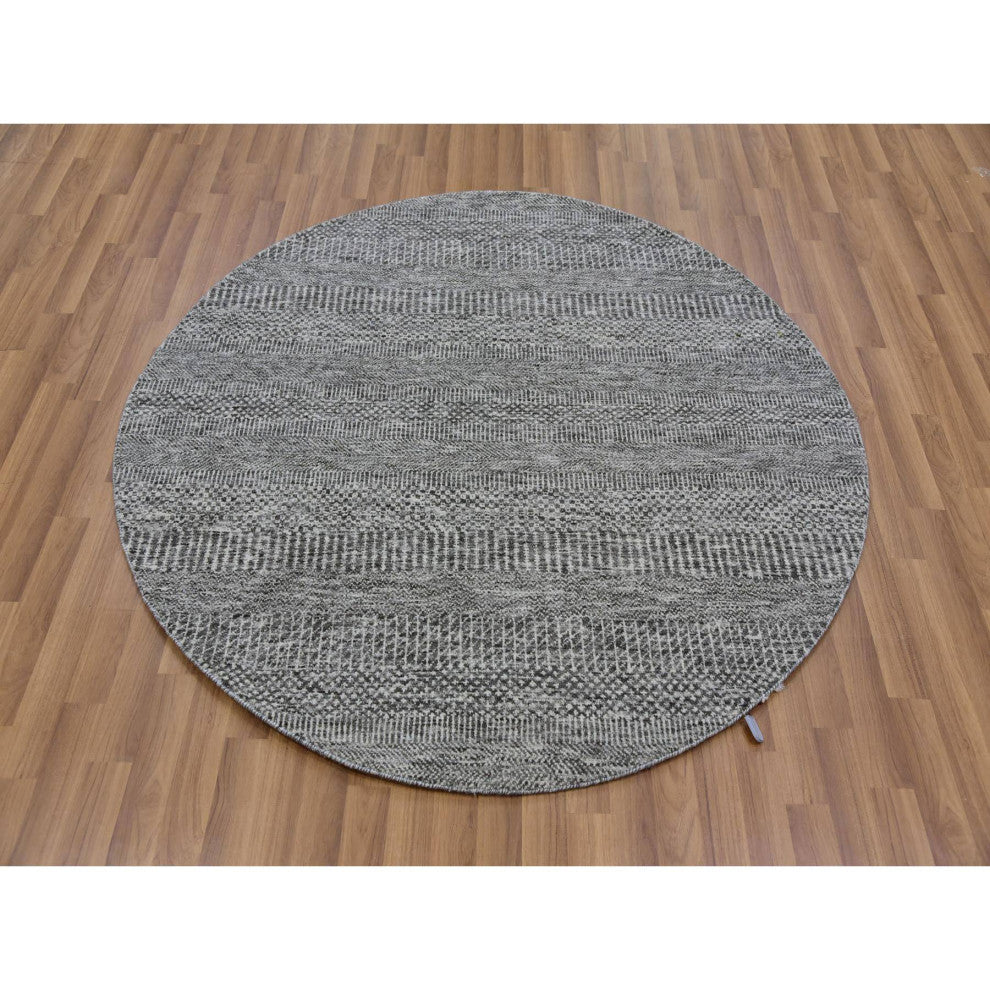Gentle Gray Grass Design Organic Undyed Wool Hand Knotted Round Rug 4'10"x4'10"