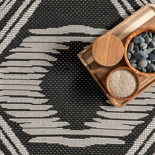 Nuloom Ranya Tribal Indoor/Outdoor Contemporary Area Rug, Black 4'X6'