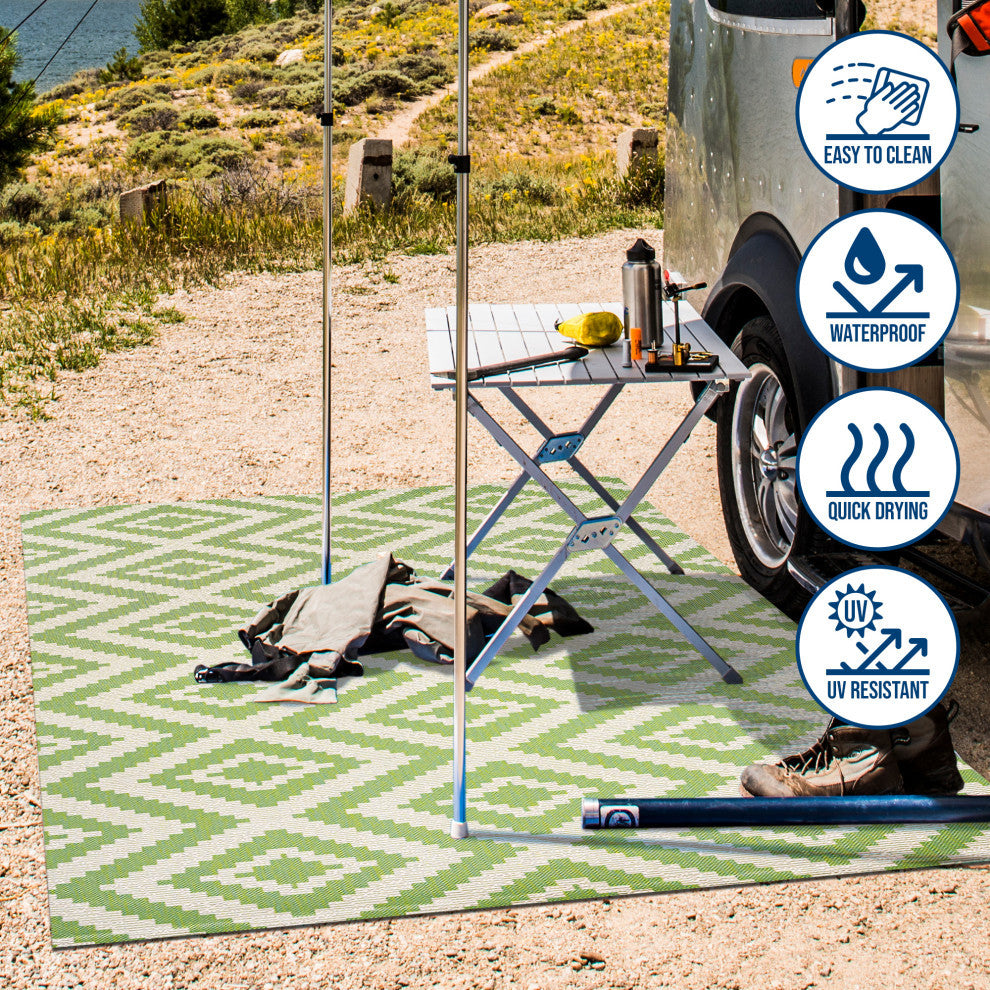 Sintra Diamond Tribal Indoor/Outdoor Green/Cream 5 x 8 Area Rug