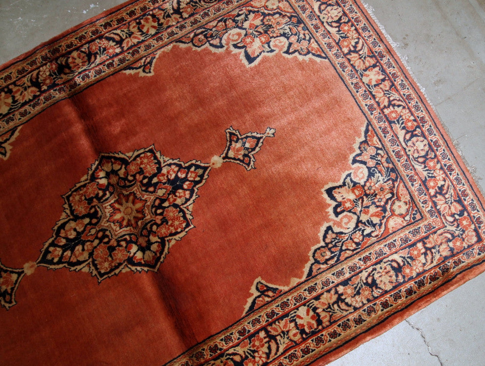 Handmade antique Persian Sarouk rug 3.5' x 5.3' (106cm x 161cm) 1920s