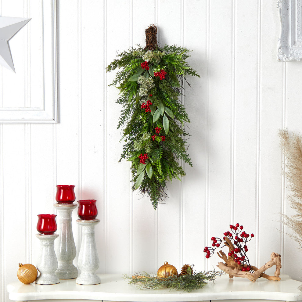 30" Cedar and Berry Artificial Christmas Swag