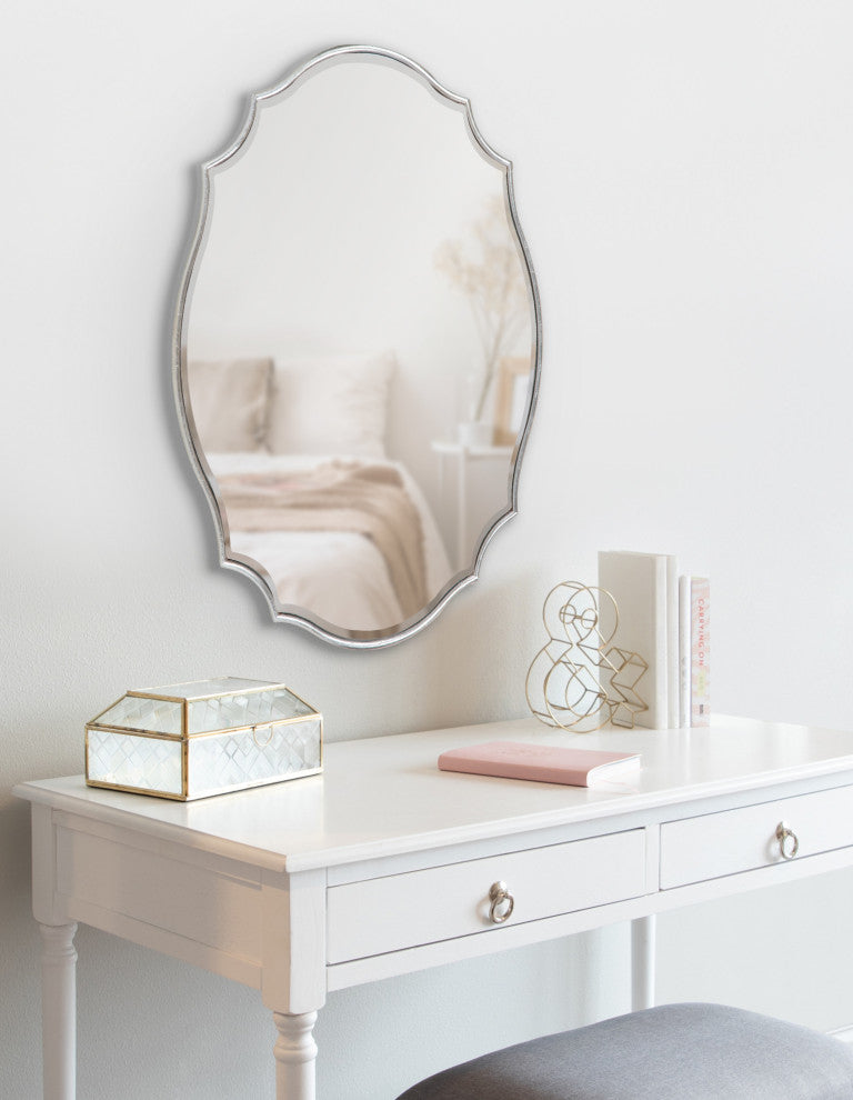 Leanna Scalloped Oval Wall Mirror, Silver, 18x24