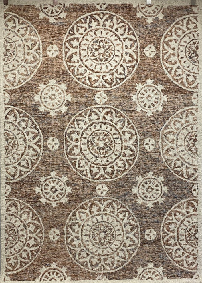 5" x 7" Tan and Cream Medallion Motif Area Rug