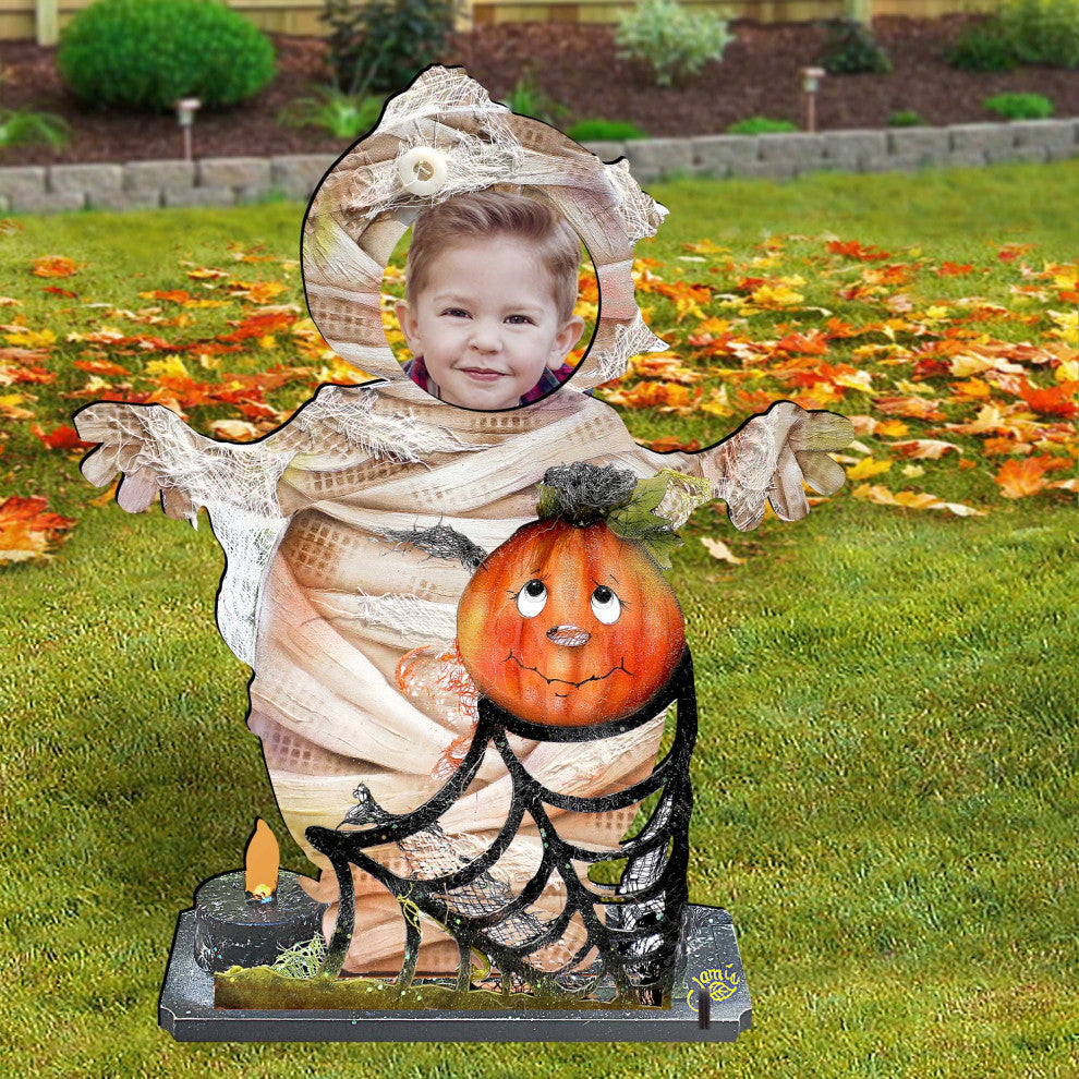 Mummy Outdoor oversized Wooden decoration