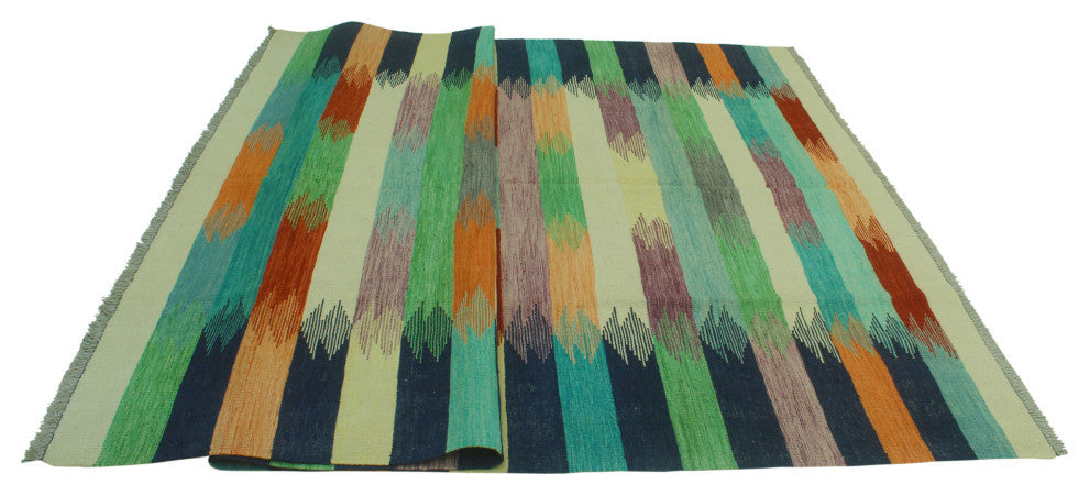 Winchester Kilim FeLight on Ivory/Blue Rug, 6'5x9'10