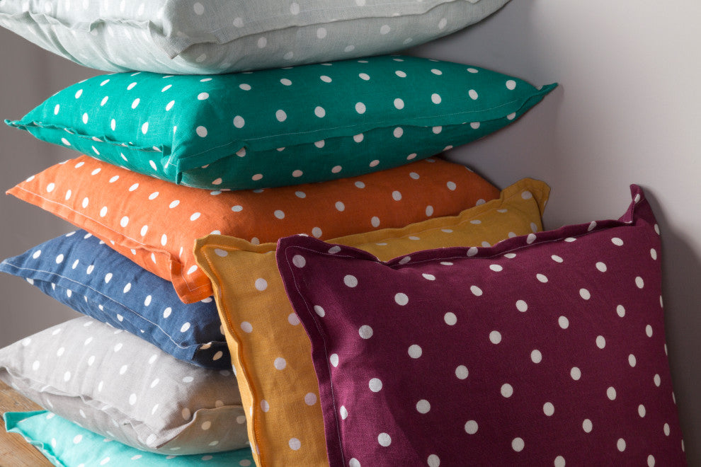 Surya Polka Dot PD-007 18"x18" Pillow Kit, Cream/Light Gray