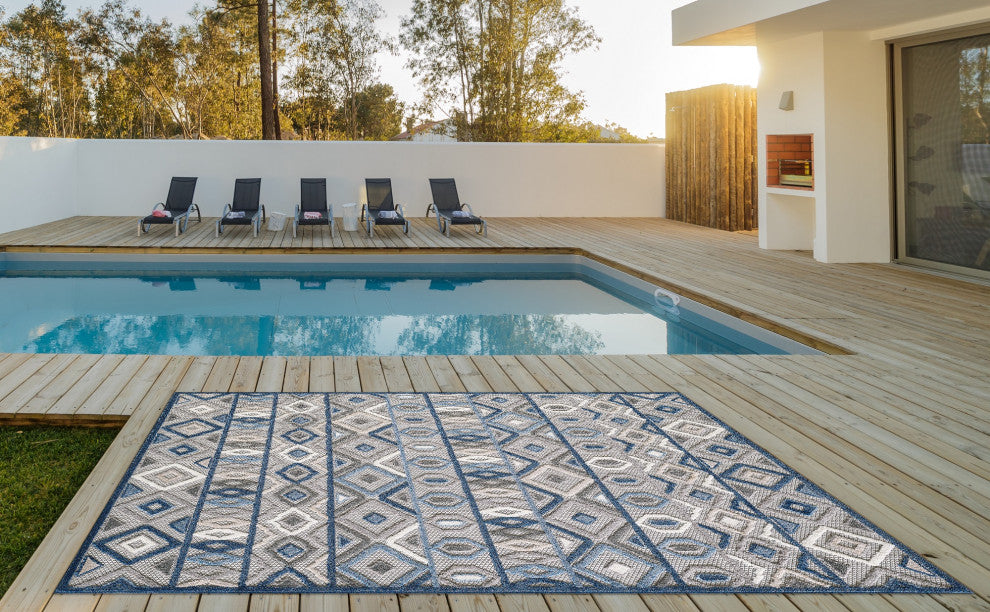 Calla Aztec Indoor/Outdoor Rug, Grey/Blue, 5'3 X 7'