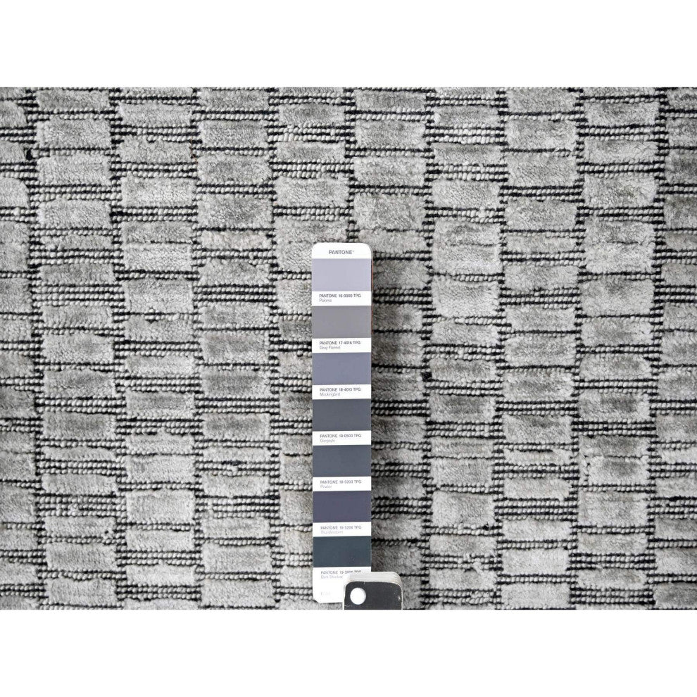 Oxford Gray Modern Textured Wool and Silk Hand Loomed Mat Oriental Rug 2'x3'