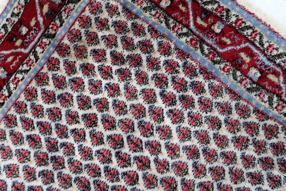 Handmade Vintage Indian Seraband Rug 3'x5.3', 94cmx162cm 1970s