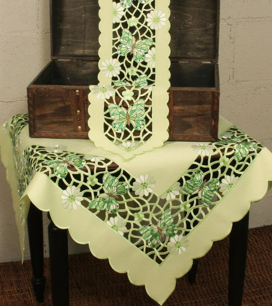 Emerald Mariposa 16" Round Doily, Set of 4