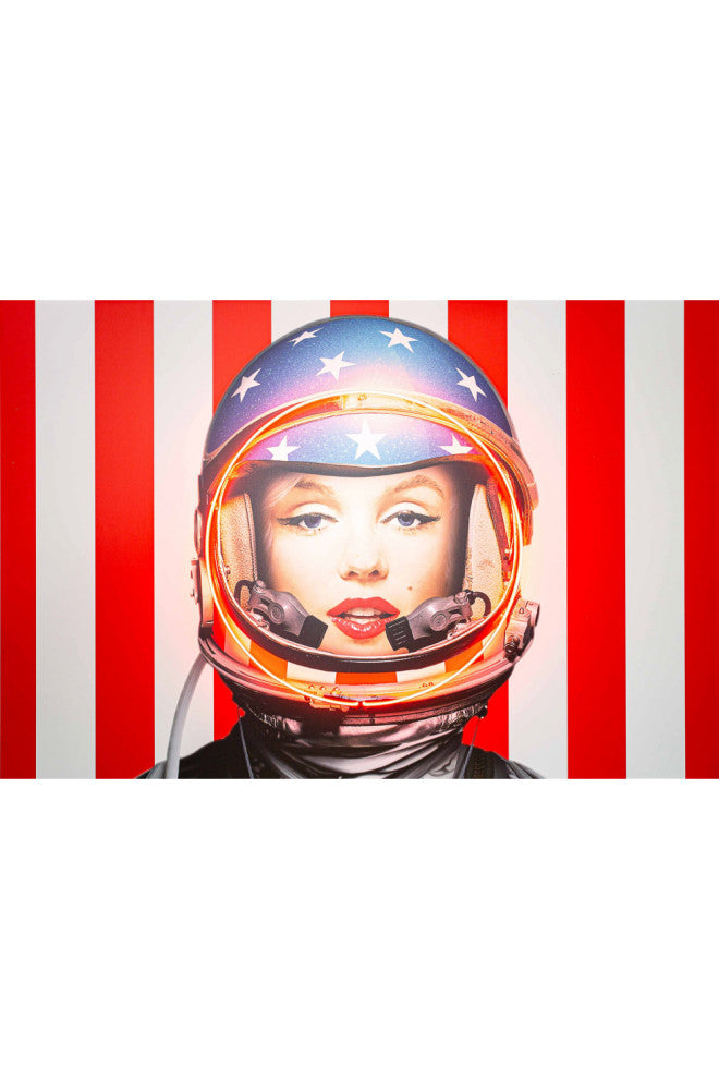 Iconic Retro Neon Artwork, Andrew Martin Marilyn Astronaut, Medium