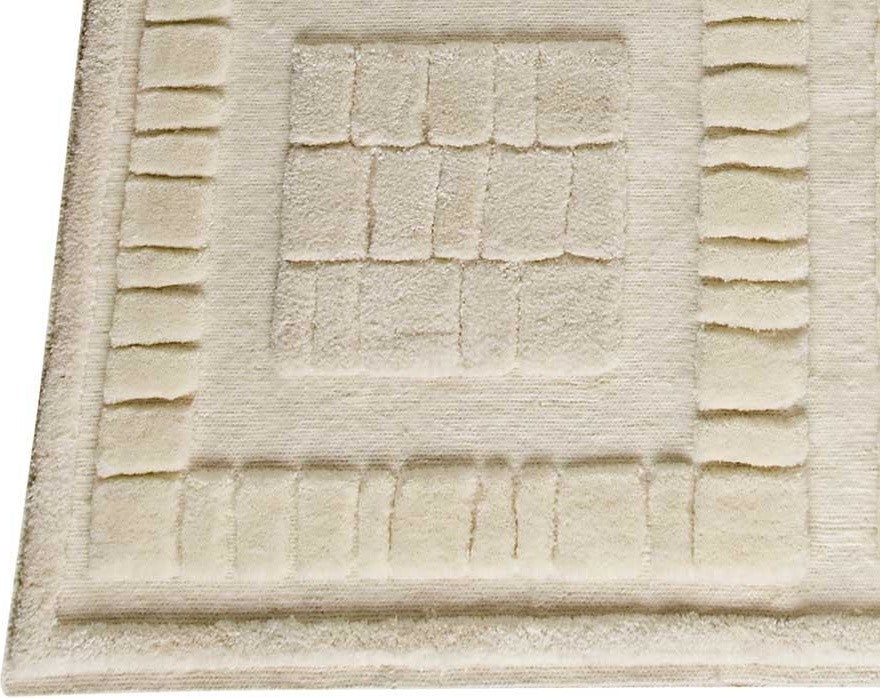 Hand Knotted White New Zealand Wool Area Rug