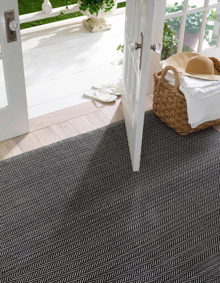 Dash & Albert Herringbone Black/Ivory Indoor/Outdoor Rug, Black, 2' x 3'