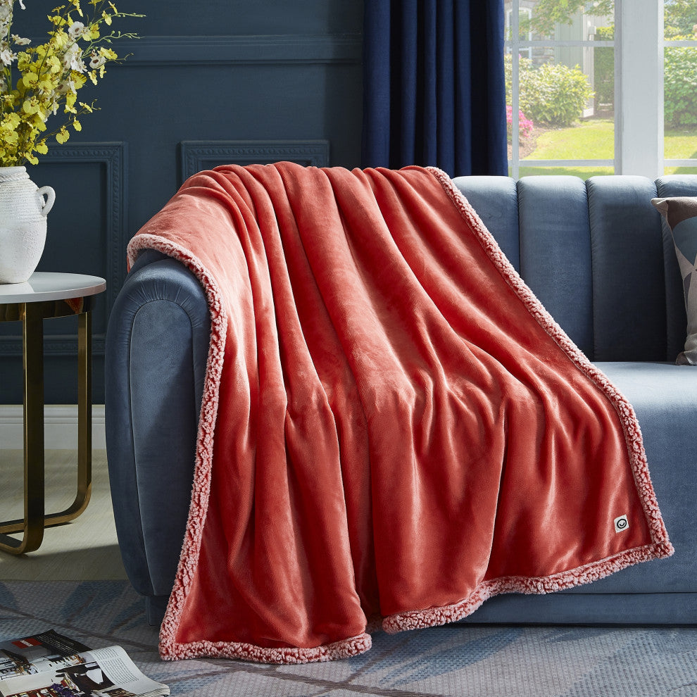 Amarey Flannel Reversible Sherpa Throw, Fuchsia