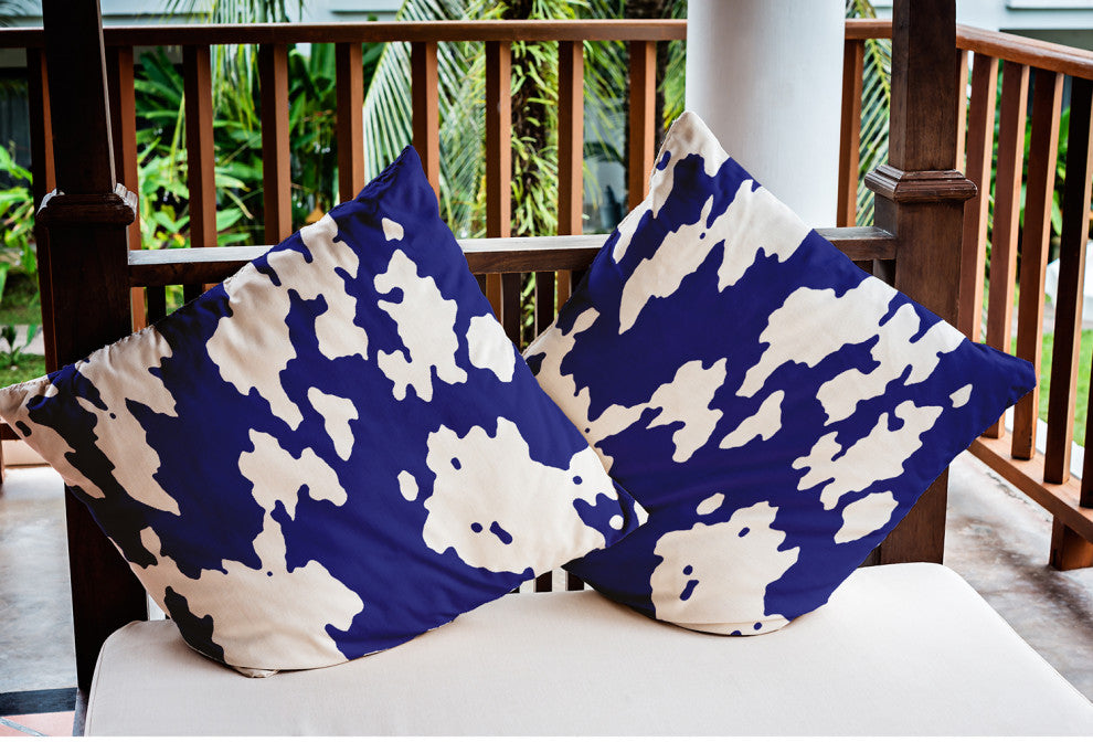 18" x 18" Moo Print Indoor/Outdoor Polyester Throw Pillow, Indigo Blue