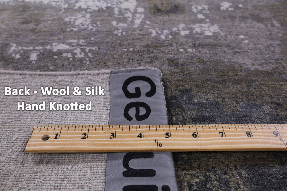 3' 7" X 7' 7" Wool and Silk Handmade Abstract Rug Q9073