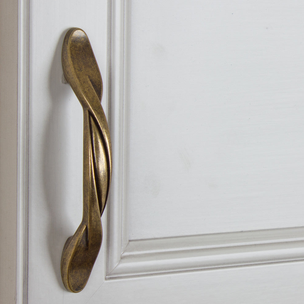 3" Center Twist Pull, Set of 3, Antique Brass