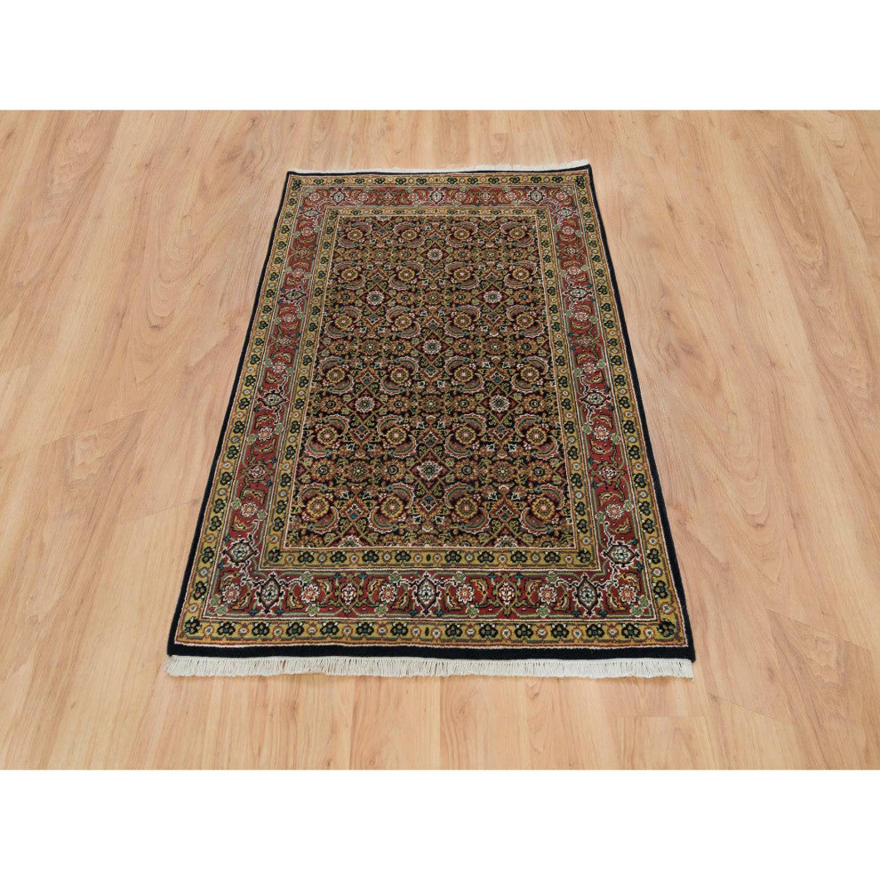 Asphalt Black 175 KPSI 100% Wool Hand Knotted Herrita Design Rug, 4'1"x5'9"