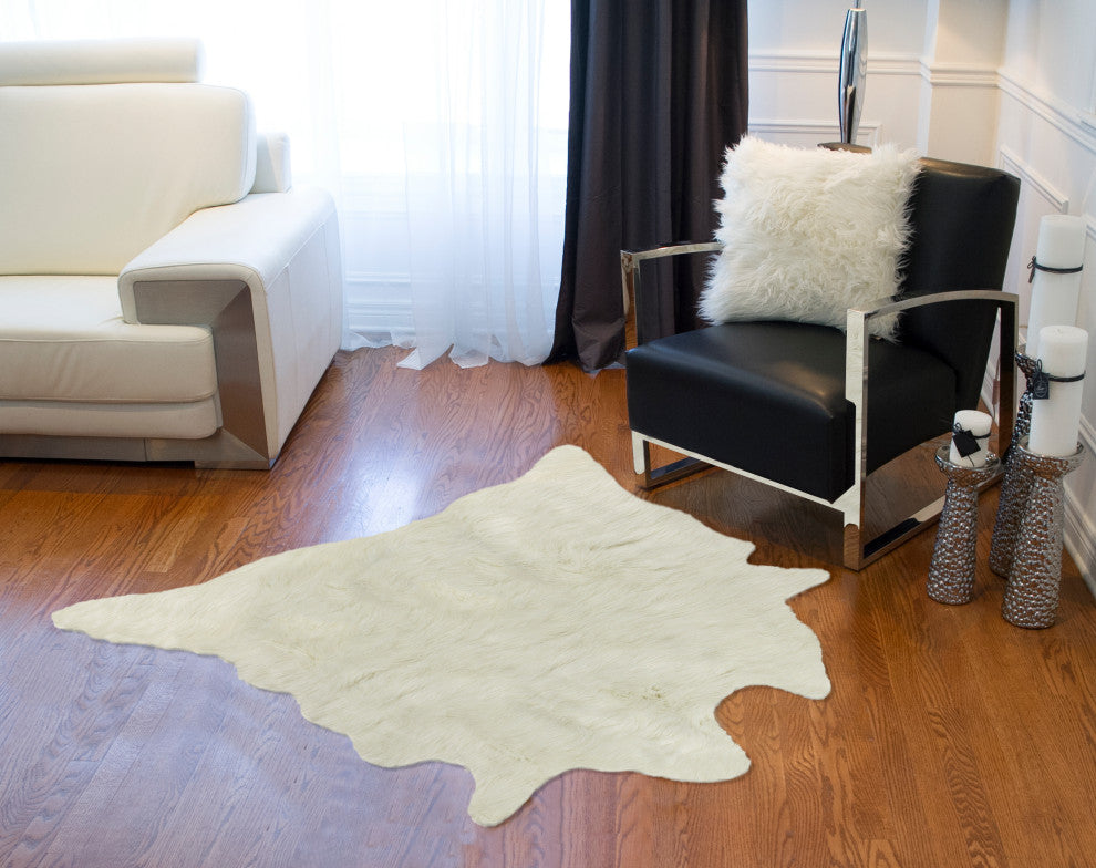 4.25'x5' Faux Hide Rug, Off-White