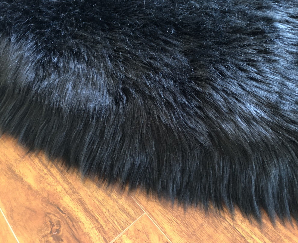 LAMBZY Genuine Sheepskin, Black, 3'x4'4"