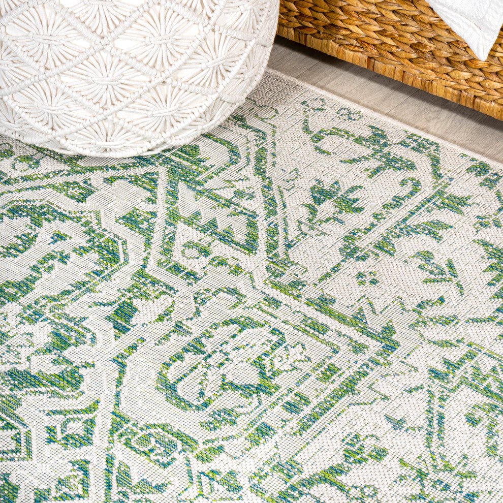 Estrella Bohemian Medallion Textured Weave Indoor/Outdoor, Green/Cream, 2 X 8