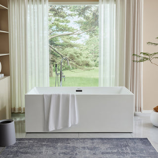 67" Freestanding Acrylic Bathtub, White/Matte Black