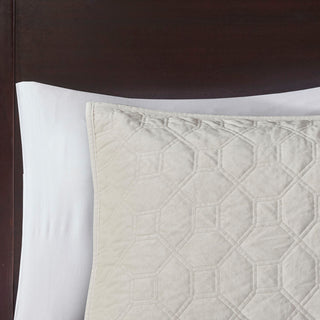 Madison Park Harper 3 Piece Velvet Quilt Set, Ivory