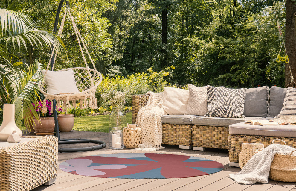 Bold Flowers Modern & Contemporary Chenille Area Rug