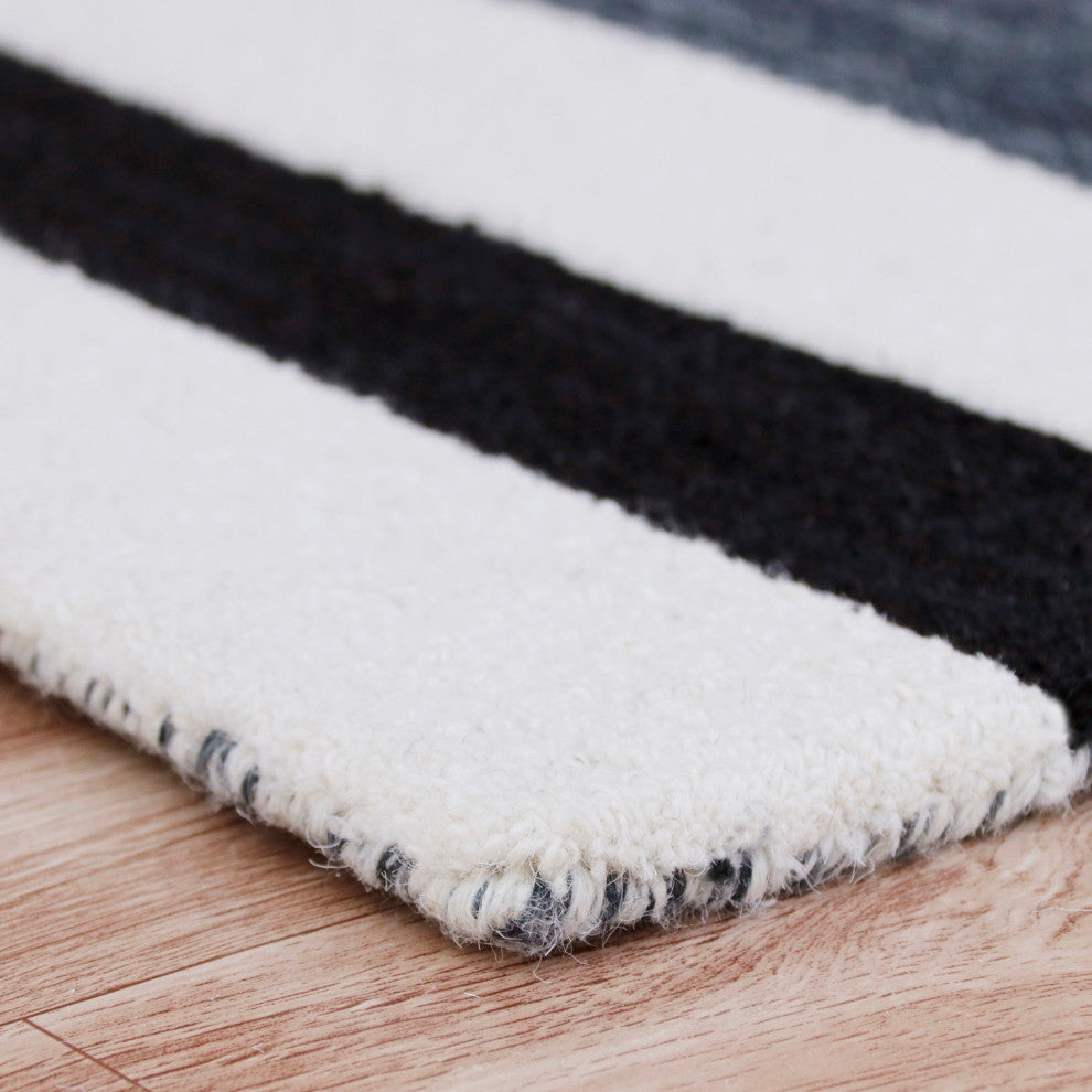 7" x 9" Black and Gray Bold Striped Area Rug