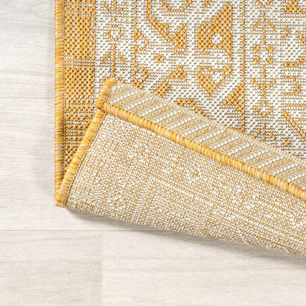 Sinjuri Medallion Textured Weave Indoor/Outdoor, Yellow/Cream, 5' Square