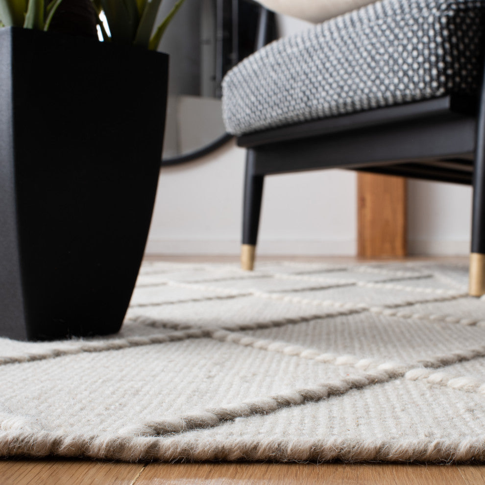 Safavieh Casablanca Collection CSB575G Rug, Silver/Ivory, 3' X 5'