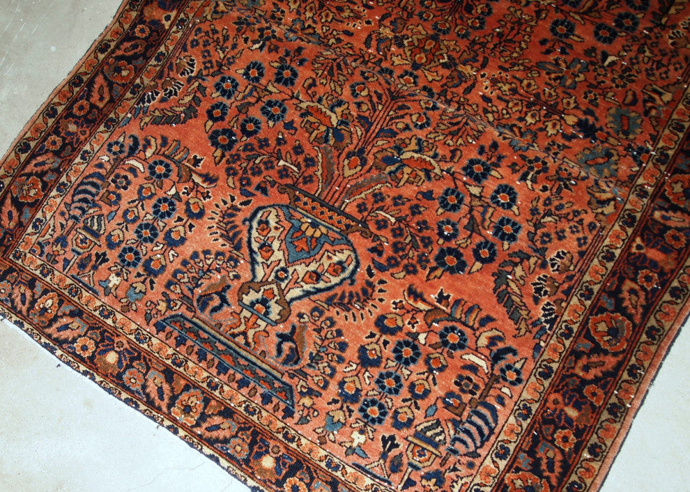 Handmade antique Persian Sarouk rug 3.6' x 5.4' (109cm x 164cm) 1920s