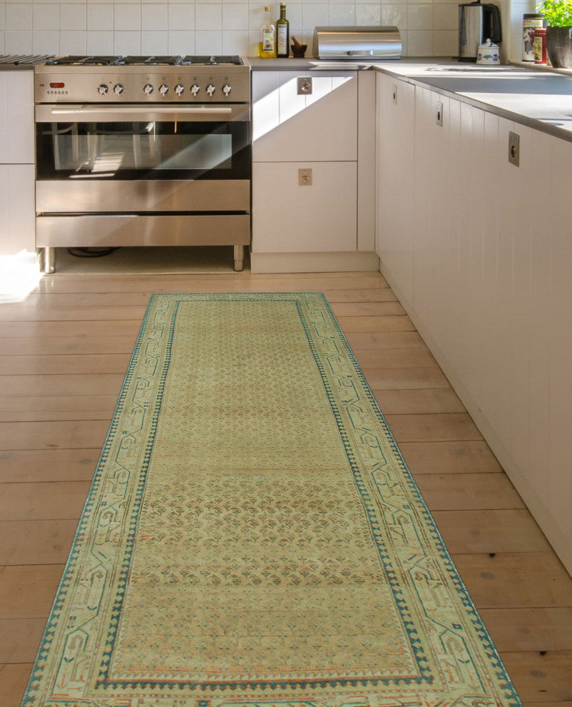 Semi-Antique Blaxton Beige/Ivory Runner, 3'3x9'10