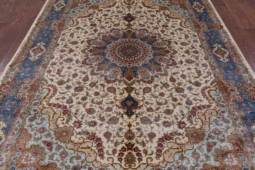 High End Persian 100% Silk Hand Knotted Rug6' 0" X 9' 0'' Q4810