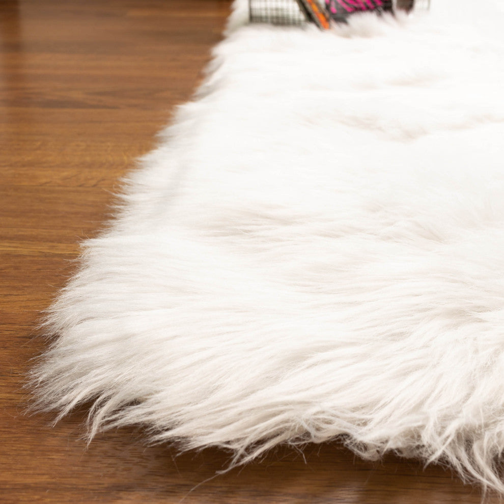 Plush and Soft Faux Sheepskin Fur Shag Area Rug, White, 4' X 6'