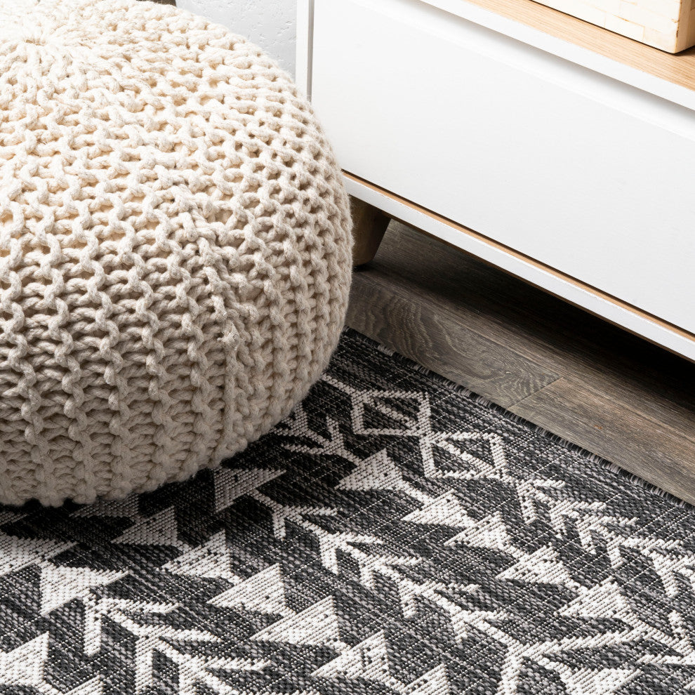 Tokay Bohemian Geometric Indoor/Outdoor Area Rug, Black/Ivory, 5''x8''
