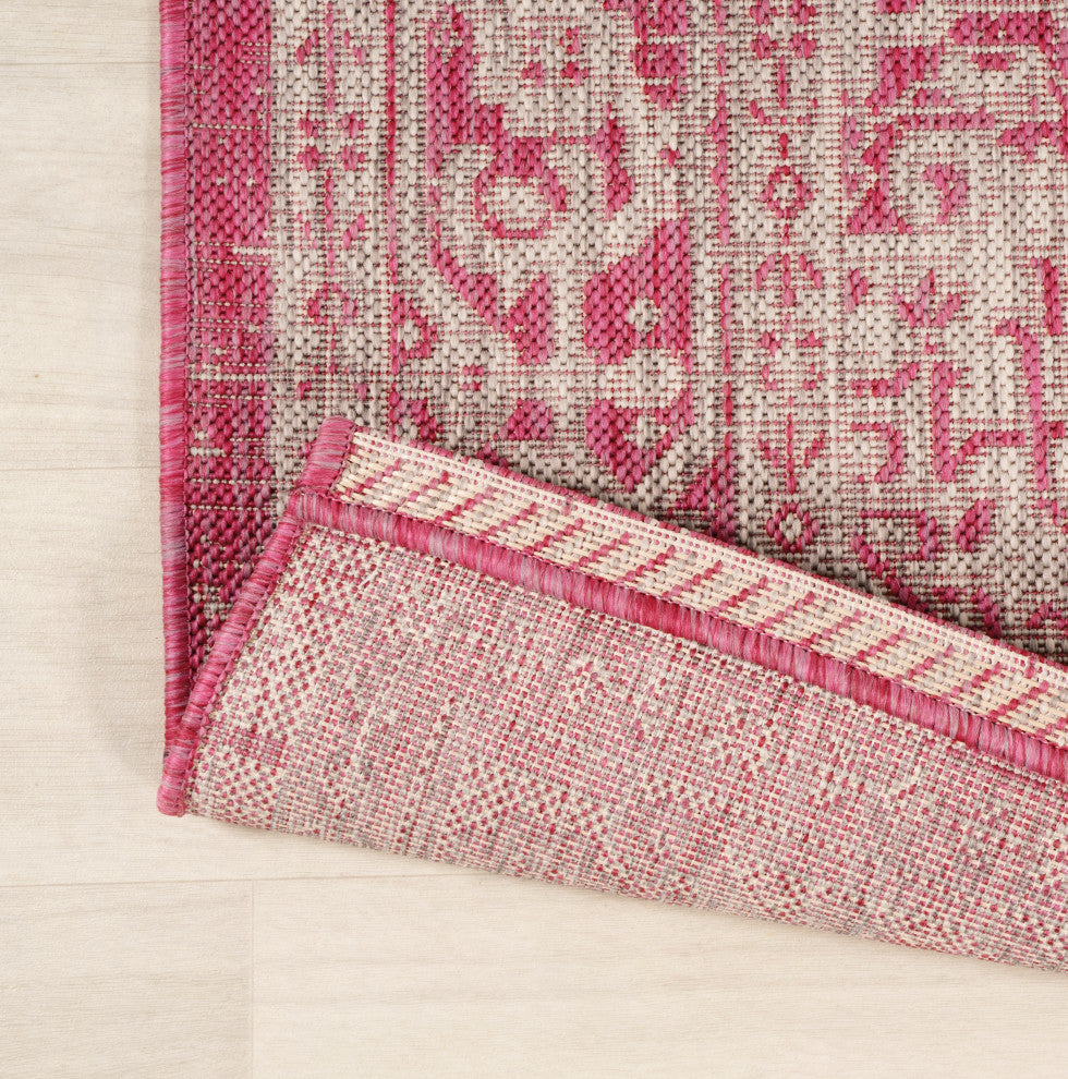 Sinjuri Medallion Textured Weave Indoor/Outdoor, Fuchsia/Light Gray, 2x8