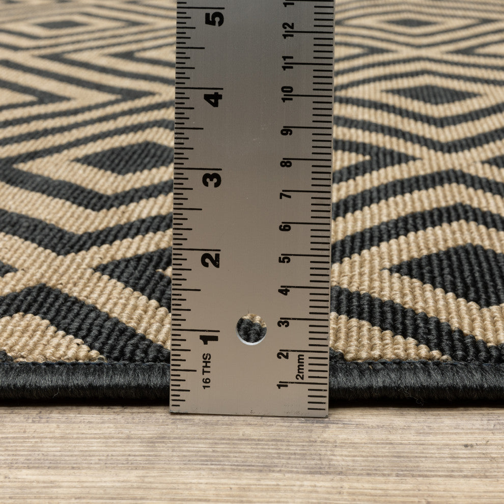 Martinique Dimond Lattice Black/ Tan Indoor/Outdoor Area Rug, 3'7"x5'6"