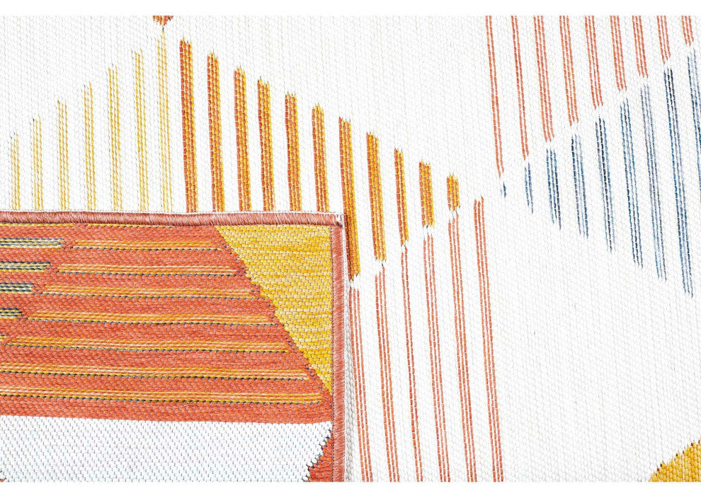 Plaza Triangles Reversible Indoor/ Outdoor Area Rug, Multi, 5'3"x7'3"