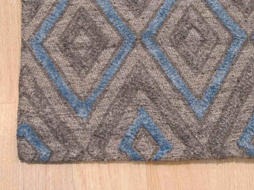 Gray Transitional Trellis Raga Area Rug