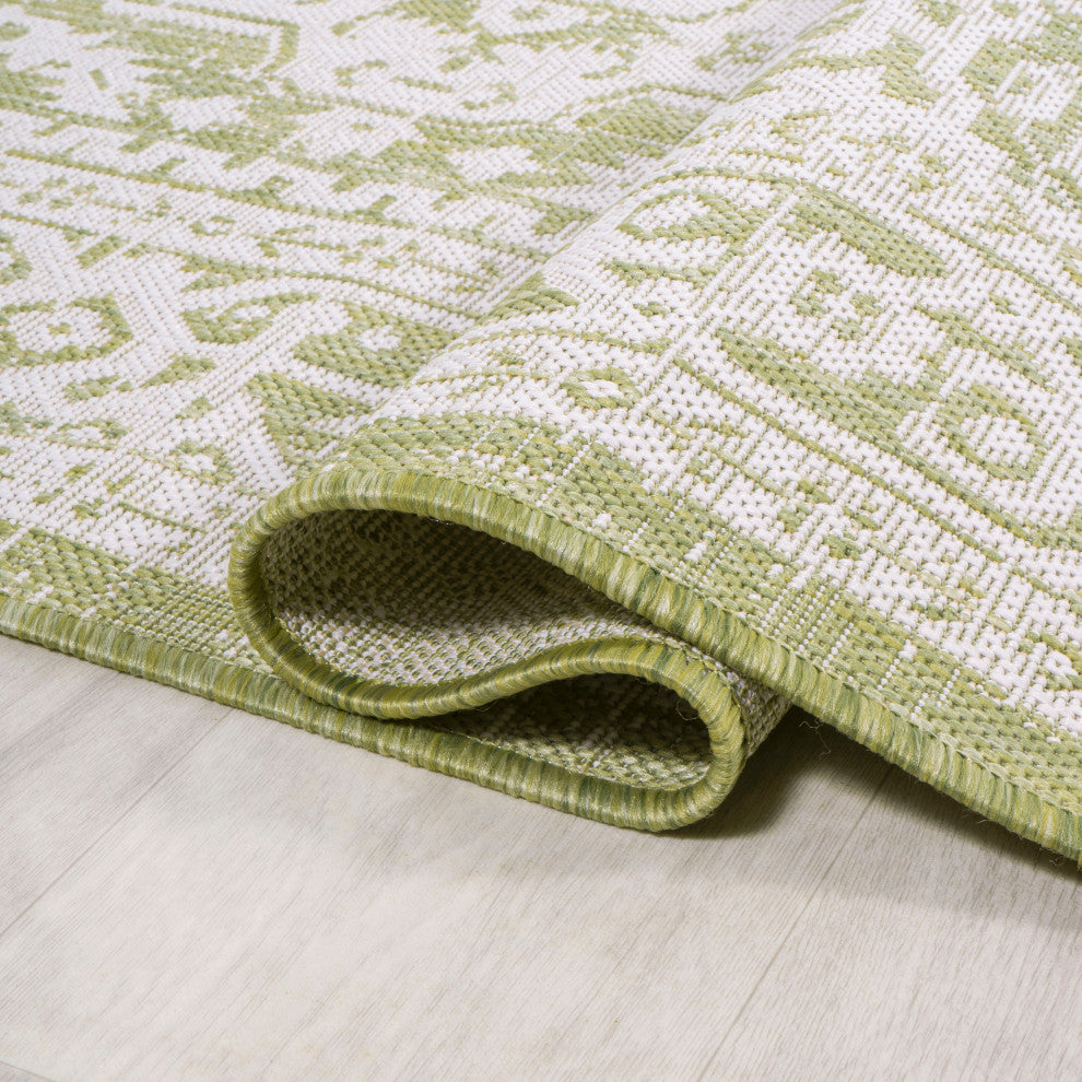 Sinjuri Medallion Textured Weave Indoor/Outdoor, Green/Cream, 4x6