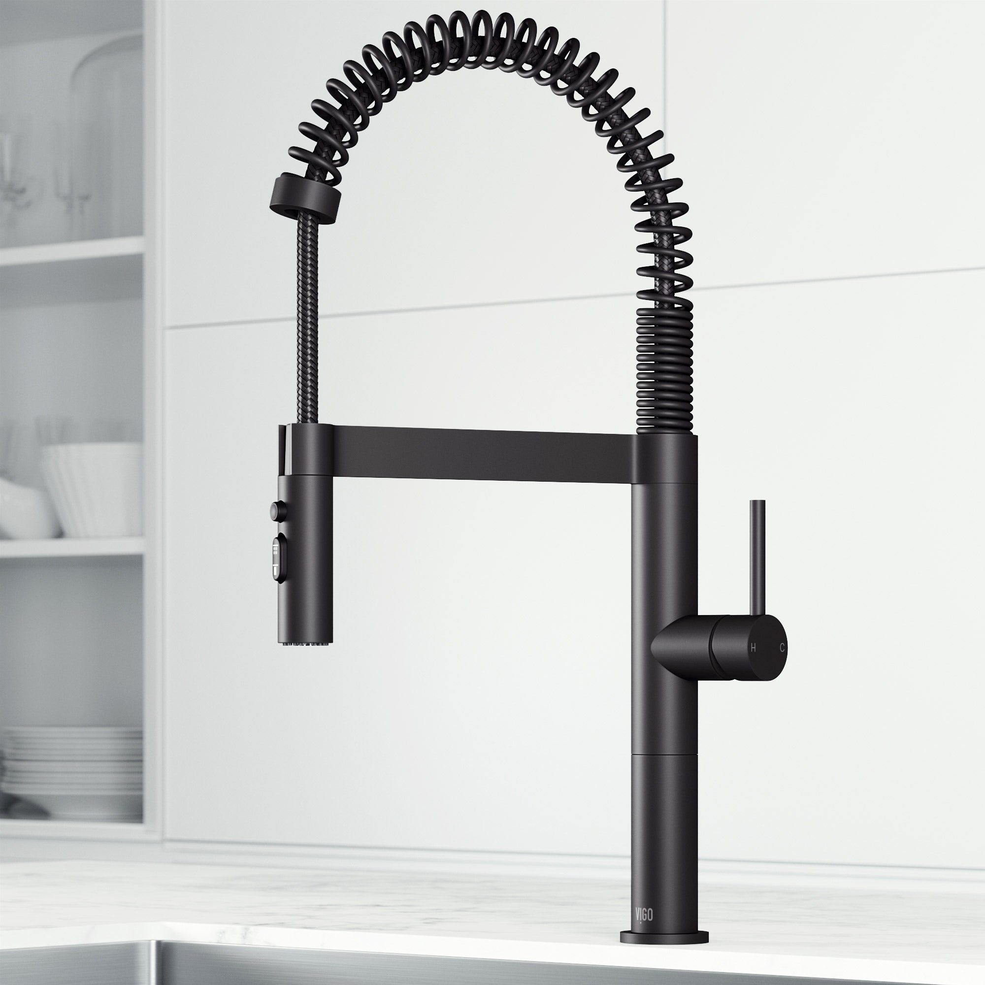 VIGO Edison Pro 20" H Single Handle Pull-Down Sprayer Kitchen Faucet, Matte Black