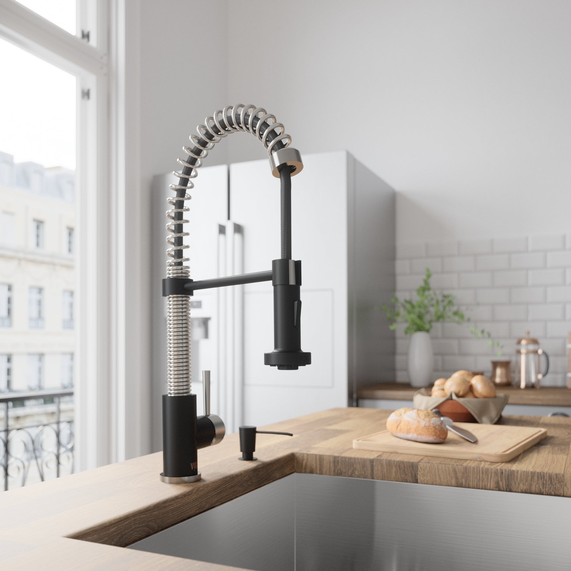 VIGO Edison 19" H Single Handle Pull-Down Sprayer Kitchen Faucet, Stainless Steel/Matte Black, No Sensor, With Soap Dispenser